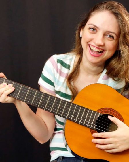 Como aprender a tocar guitarra por con el móvil