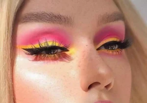 3 tipos de maquillaje colorido  una paleta